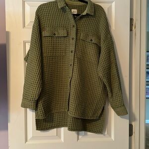 Urban Outfitters / BDG Oversized Button Up Sweater / Size M